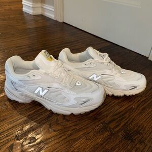 NWOT! New Balance 725